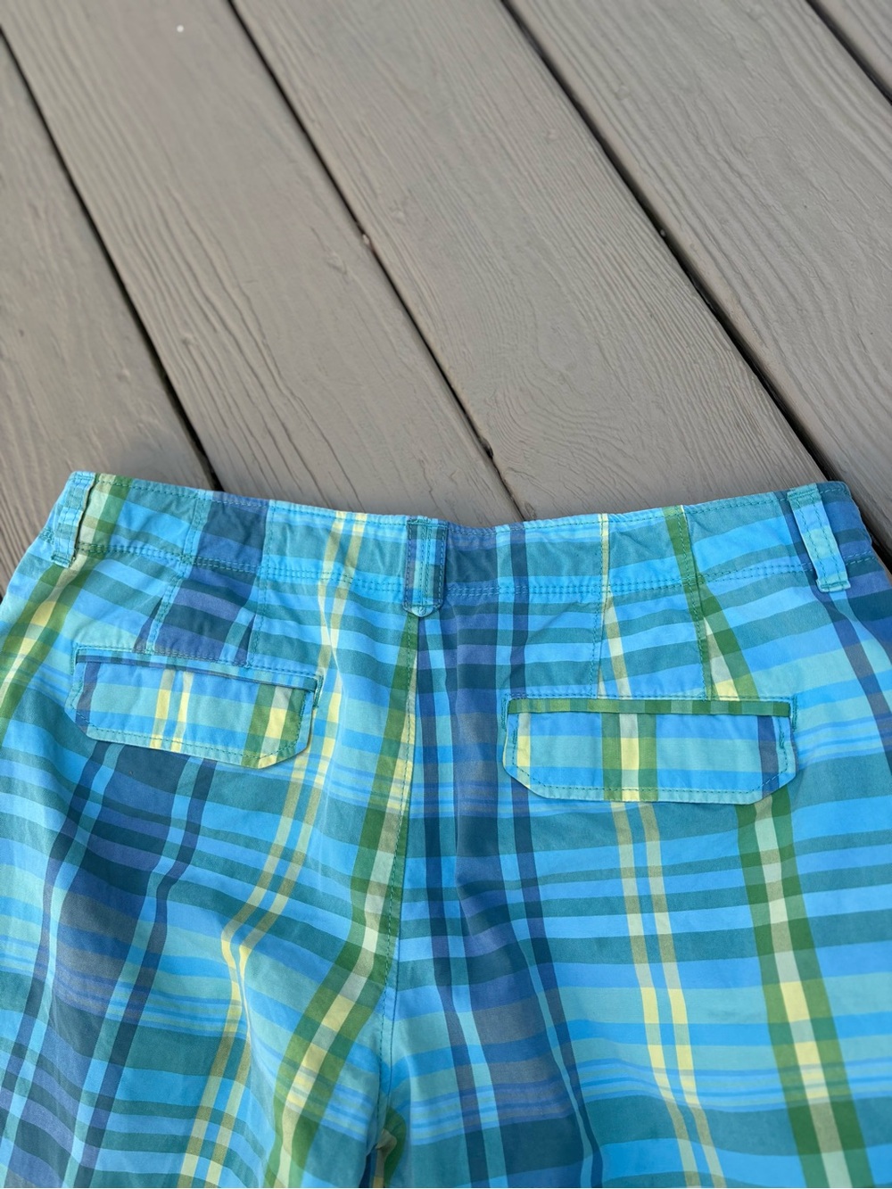 OLD NAVY Blue and Green Plaid Low-Rise Bermuda Shorts, Size: 10 - Picture 4 of 7